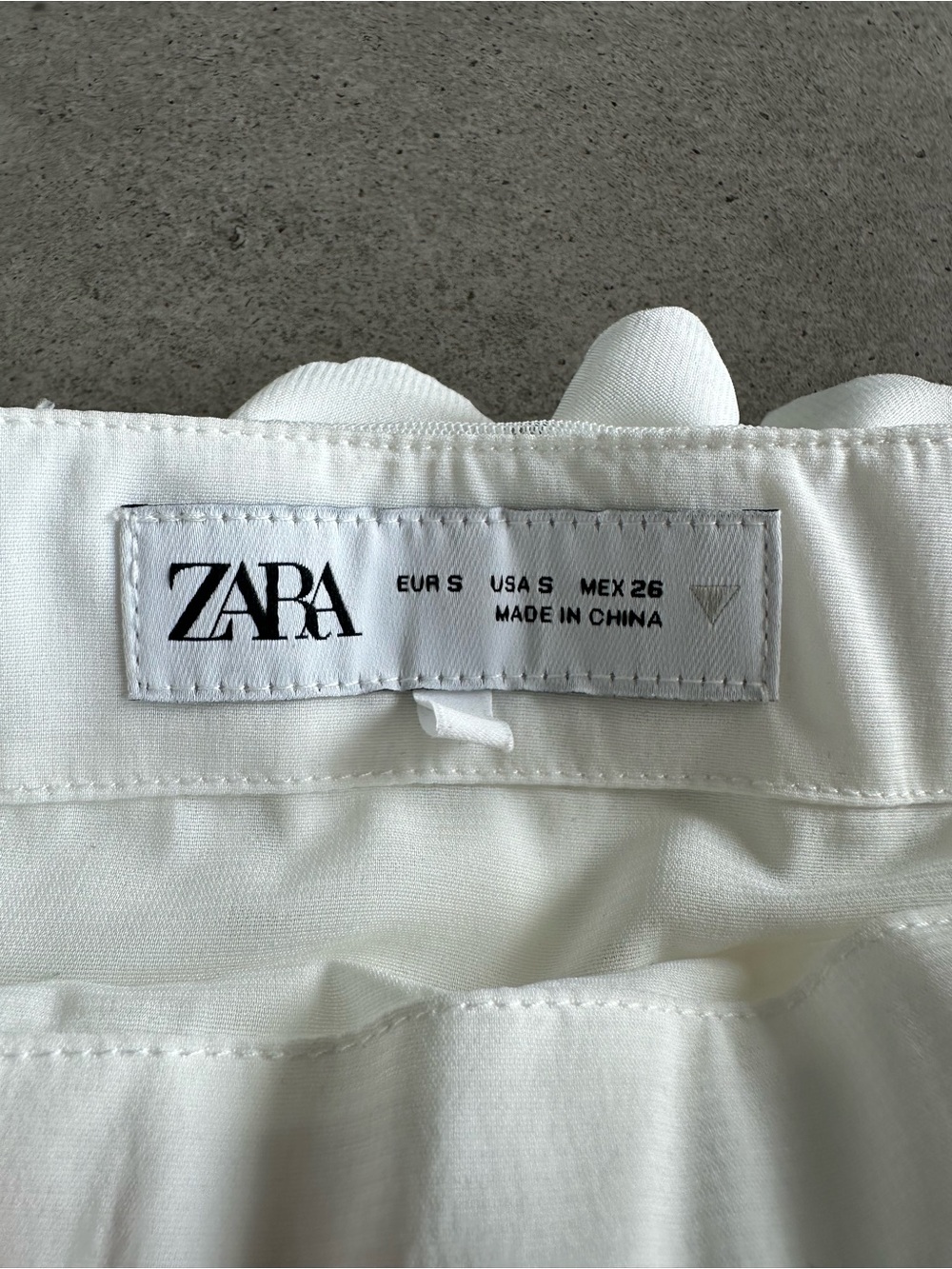 Zara Skirts | Zara Floral Tulle Mini Skirt |
Color: White size S - Picture 3 of 9